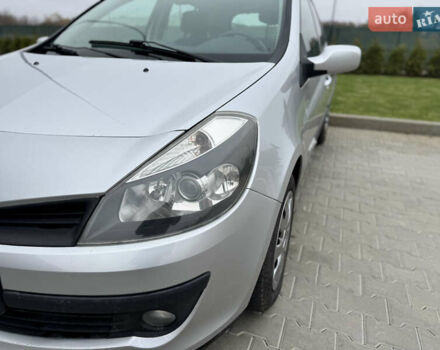 Сірий Рено Кліо, об'ємом двигуна 1.2 л та пробігом 241 тис. км за 5200 $, фото 4 на Automoto.ua