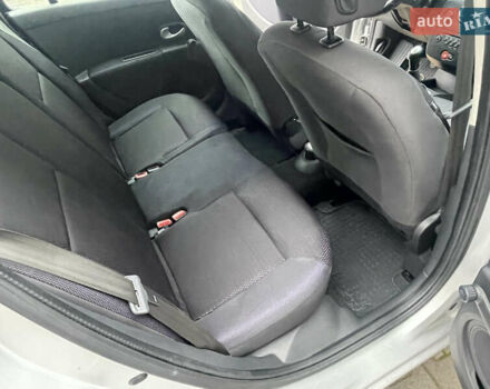 Серый Рено Клио, объемом двигателя 1.2 л и пробегом 225 тыс. км за 4999 $, фото 17 на Automoto.ua