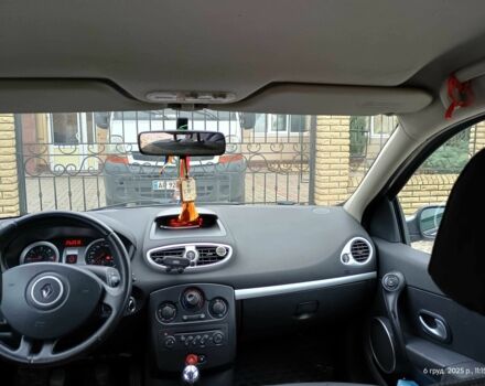 Серый Рено Клио, объемом двигателя 1.46 л и пробегом 212 тыс. км за 4500 $, фото 9 на Automoto.ua