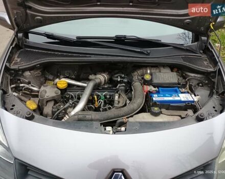 Серый Рено Клио, объемом двигателя 1.46 л и пробегом 212 тыс. км за 4500 $, фото 10 на Automoto.ua