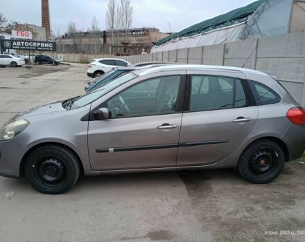 Серый Рено Клио, объемом двигателя 1.46 л и пробегом 212 тыс. км за 4500 $, фото 2 на Automoto.ua