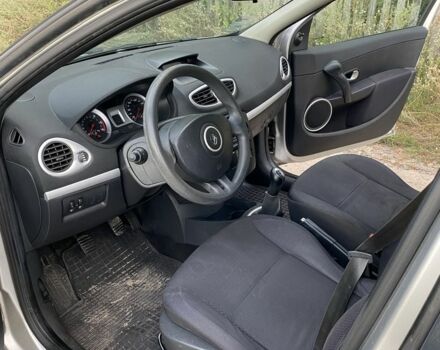 Сірий Рено Кліо, об'ємом двигуна 1.5 л та пробігом 330 тис. км за 2400 $, фото 12 на Automoto.ua