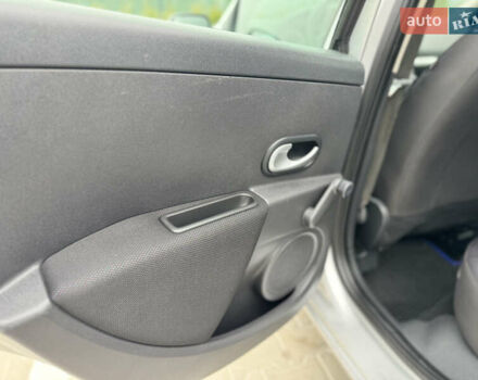 Сірий Рено Кліо, об'ємом двигуна 1.2 л та пробігом 241 тис. км за 5200 $, фото 29 на Automoto.ua