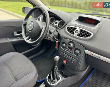 Сірий Рено Кліо, об'ємом двигуна 1.2 л та пробігом 241 тис. км за 5200 $, фото 25 на Automoto.ua