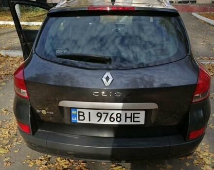 Серый Рено Клио, объемом двигателя 1.5 л и пробегом 218 тыс. км за 5600 $, фото 2 на Automoto.ua