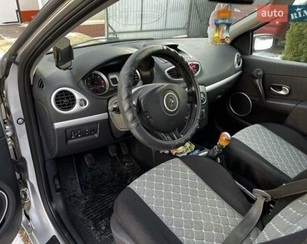 Серый Рено Клио, объемом двигателя 1.5 л и пробегом 207 тыс. км за 5700 $, фото 12 на Automoto.ua