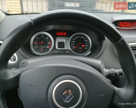 Серый Рено Клио, объемом двигателя 1.46 л и пробегом 212 тыс. км за 4500 $, фото 2 на Automoto.ua