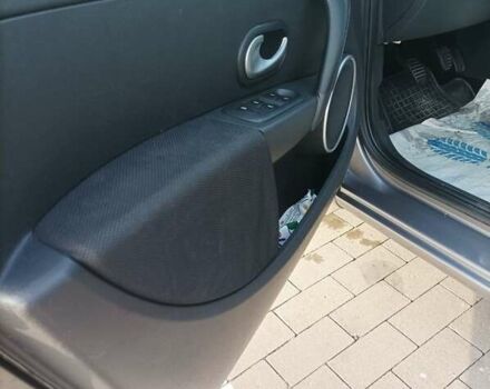 Серый Рено Клио, объемом двигателя 1.5 л и пробегом 249 тыс. км за 5500 $, фото 19 на Automoto.ua