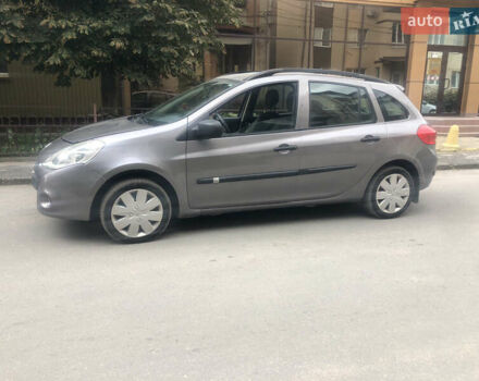 Серый Рено Клио, объемом двигателя 1.46 л и пробегом 225 тыс. км за 4100 $, фото 2 на Automoto.ua