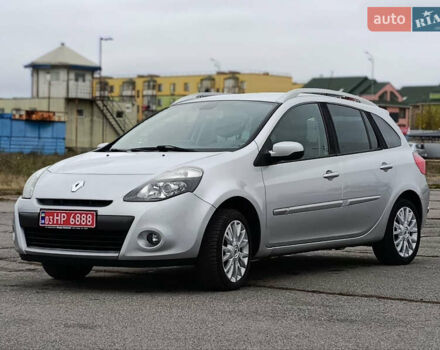 Серый Рено Клио, объемом двигателя 1.6 л и пробегом 166 тыс. км за 7200 $, фото 3 на Automoto.ua