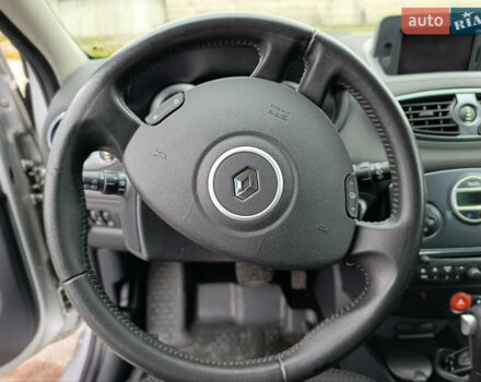 Серый Рено Клио, объемом двигателя 1.6 л и пробегом 166 тыс. км за 7200 $, фото 14 на Automoto.ua