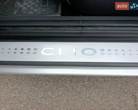 Серый Рено Клио, объемом двигателя 1.6 л и пробегом 166 тыс. км за 7200 $, фото 11 на Automoto.ua