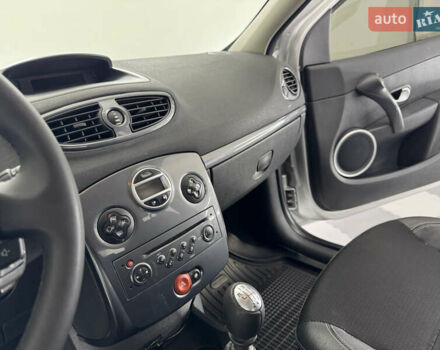 Сірий Рено Кліо, об'ємом двигуна 1.5 л та пробігом 189 тис. км за 5399 $, фото 27 на Automoto.ua