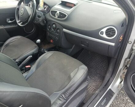 Серый Рено Клио, объемом двигателя 1.2 л и пробегом 200 тыс. км за 4200 $, фото 8 на Automoto.ua