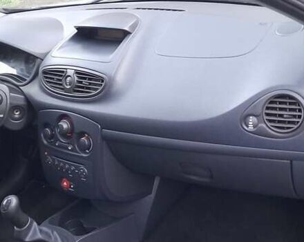 Серый Рено Клио, объемом двигателя 1.2 л и пробегом 200 тыс. км за 5200 $, фото 9 на Automoto.ua