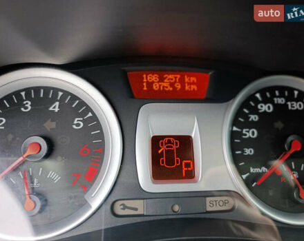 Серый Рено Клио, объемом двигателя 1.6 л и пробегом 166 тыс. км за 7200 $, фото 15 на Automoto.ua