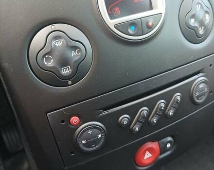 Серый Рено Клио, объемом двигателя 1.5 л и пробегом 249 тыс. км за 5500 $, фото 24 на Automoto.ua