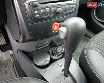 Серый Рено Клио, объемом двигателя 1.6 л и пробегом 166 тыс. км за 7200 $, фото 19 на Automoto.ua