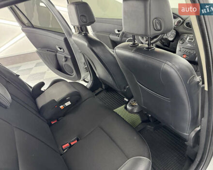 Сірий Рено Кліо, об'ємом двигуна 1.5 л та пробігом 189 тис. км за 5399 $, фото 17 на Automoto.ua