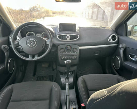 Рено Клио 2009 в Ивано-Франковске на Automoto.ua Серый Рено Клио, объемом двигателя 1.6 л и пробегом 112 тыс. км за 5700 $, фото 4 на Automoto.ua