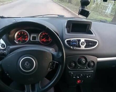 Рено Клио 2010 в Львове на Automoto.ua Серый Рено Клио, объемом двигателя 1.6 л и пробегом 246 тыс. км за 4700 $, фото 3 на Automoto.ua