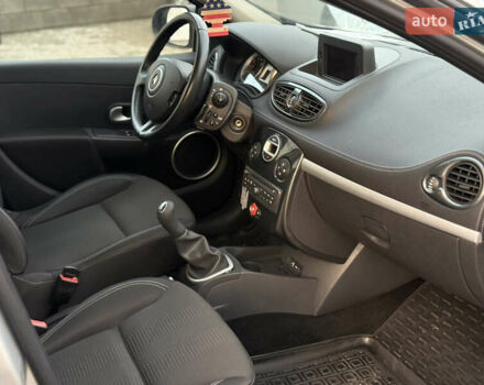 Серый Рено Клио, объемом двигателя 1.15 л и пробегом 206 тыс. км за 4950 $, фото 7 на Automoto.ua