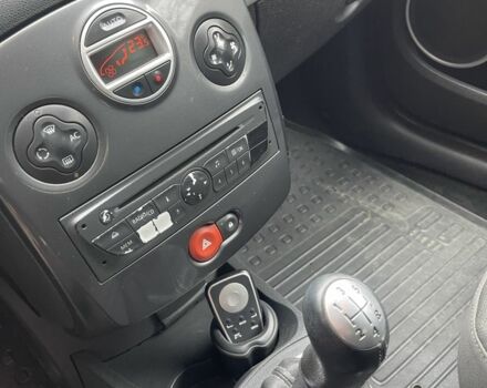 Сірий Рено Кліо, об'ємом двигуна 1.1 л та пробігом 205 тис. км за 4800 $, фото 6 на Automoto.ua