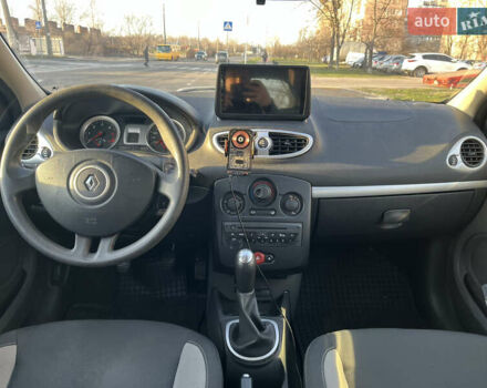 Серый Рено Клио, объемом двигателя 0 л и пробегом 269 тыс. км за 5300 $, фото 7 на Automoto.ua