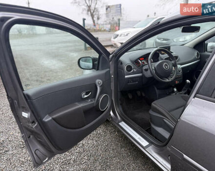 Сірий Рено Кліо, об'ємом двигуна 1.2 л та пробігом 177 тис. км за 5999 $, фото 12 на Automoto.ua