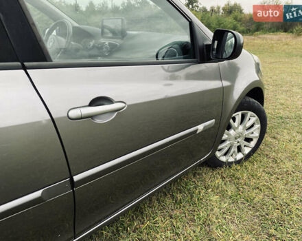 Сірий Рено Кліо, об'ємом двигуна 1.5 л та пробігом 260 тис. км за 5600 $, фото 8 на Automoto.ua