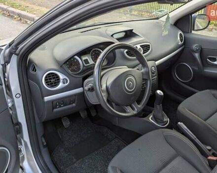 Рено Клио 2010 в Николаеве на Automoto.ua Серый Рено Клио, объемом двигателя 1.2 л и пробегом 192 тыс. км за 5300 $, фото 11 на Automoto.ua
