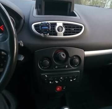 Рено Клио 2010 в Львове на Automoto.ua Серый Рено Клио, объемом двигателя 1.6 л и пробегом 246 тыс. км за 4700 $, фото 9 на Automoto.ua