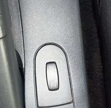 Сірий Рено Кліо, об'ємом двигуна 1.2 л та пробігом 200 тис. км за 5500 $, фото 13 на Automoto.ua