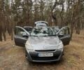 Серый Рено Клио, объемом двигателя 1.2 л и пробегом 220 тыс. км за 5000 $, фото 2 на Automoto.ua