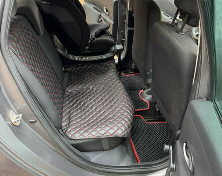 Рено Кліо 2010 у Дніпро (Дніпропетровську) на Automoto.ua Сірий Рено Кліо, об'ємом двигуна 1.15 л та пробігом 220 тис. км за 5000 $, фото 10 на Automoto.ua