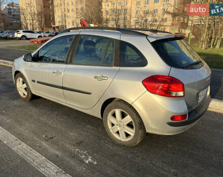 Серый Рено Клио, объемом двигателя 0 л и пробегом 269 тыс. км за 5300 $, фото 4 на Automoto.ua