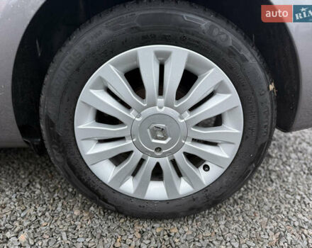 Сірий Рено Кліо, об'ємом двигуна 1.2 л та пробігом 177 тис. км за 5999 $, фото 28 на Automoto.ua