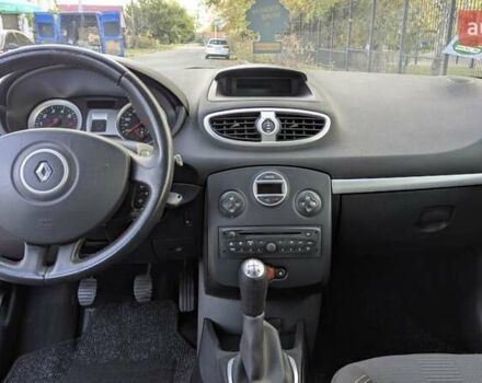Рено Клио 2010 в Николаеве на Automoto.ua Серый Рено Клио, объемом двигателя 1.2 л и пробегом 192 тыс. км за 5300 $, фото 17 на Automoto.ua