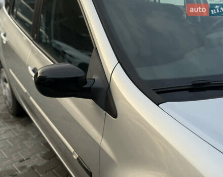 Серый Рено Клио, объемом двигателя 1.15 л и пробегом 206 тыс. км за 4950 $, фото 9 на Automoto.ua