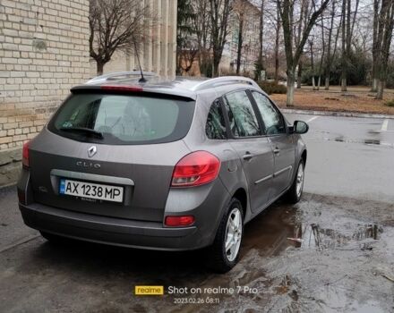 Серый Рено Клио, объемом двигателя 1.5 л и пробегом 180 тыс. км за 5327 $, фото 5 на Automoto.ua