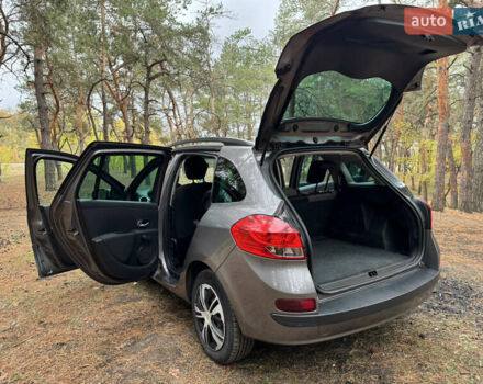 Рено Кліо 2010 у Дніпро (Дніпропетровську) на Automoto.ua Сірий Рено Кліо, об'ємом двигуна 1.15 л та пробігом 220 тис. км за 5000 $, фото 5 на Automoto.ua