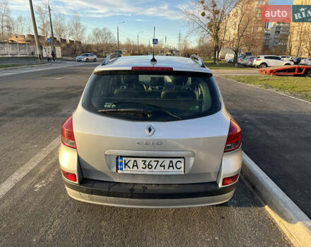 Серый Рено Клио, объемом двигателя 0 л и пробегом 269 тыс. км за 5300 $, фото 5 на Automoto.ua