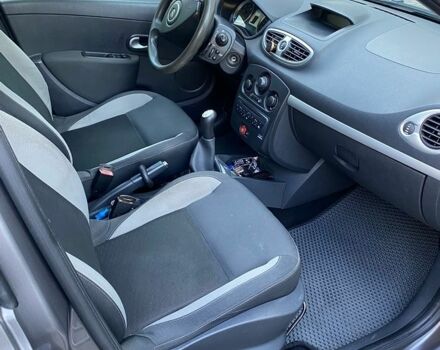 Серый Рено Клио, объемом двигателя 1.5 л и пробегом 330 тыс. км за 4999 $, фото 5 на Automoto.ua