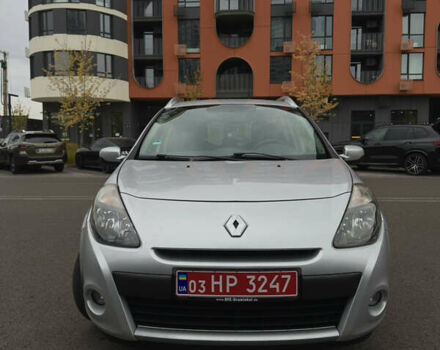 Серый Рено Клио, объемом двигателя 1.2 л и пробегом 226 тыс. км за 5500 $, фото 2 на Automoto.ua