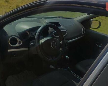 Серый Рено Клио, объемом двигателя 1.5 л и пробегом 230 тыс. км за 5500 $, фото 2 на Automoto.ua