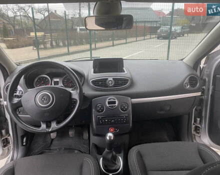 Серый Рено Клио, объемом двигателя 1.15 л и пробегом 192 тыс. км за 5999 $, фото 19 на Automoto.ua