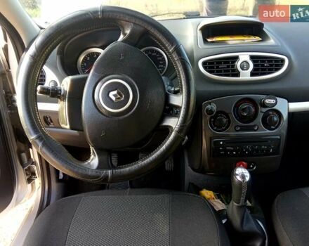 Рено Клио 2011 в Снятине на Automoto.ua Серый Рено Клио, объемом двигателя 1.5 л и пробегом 266 тыс. км за 5499 $, фото 9 на Automoto.ua