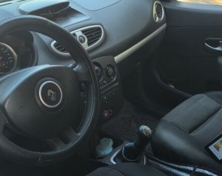 Сірий Рено Кліо, об'ємом двигуна 1.5 л та пробігом 230 тис. км за 4800 $, фото 4 на Automoto.ua