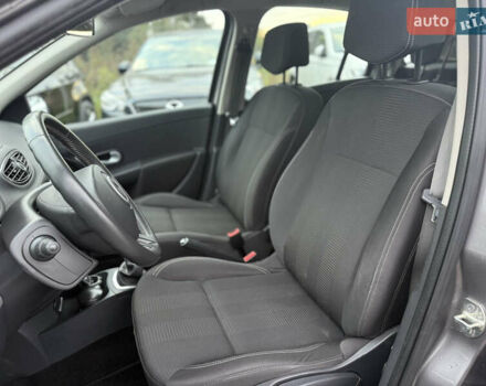 Сірий Рено Кліо, об'ємом двигуна 1.2 л та пробігом 170 тис. км за 6555 $, фото 20 на Automoto.ua