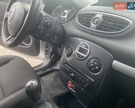 Серый Рено Клио, объемом двигателя 1.15 л и пробегом 192 тыс. км за 5999 $, фото 22 на Automoto.ua